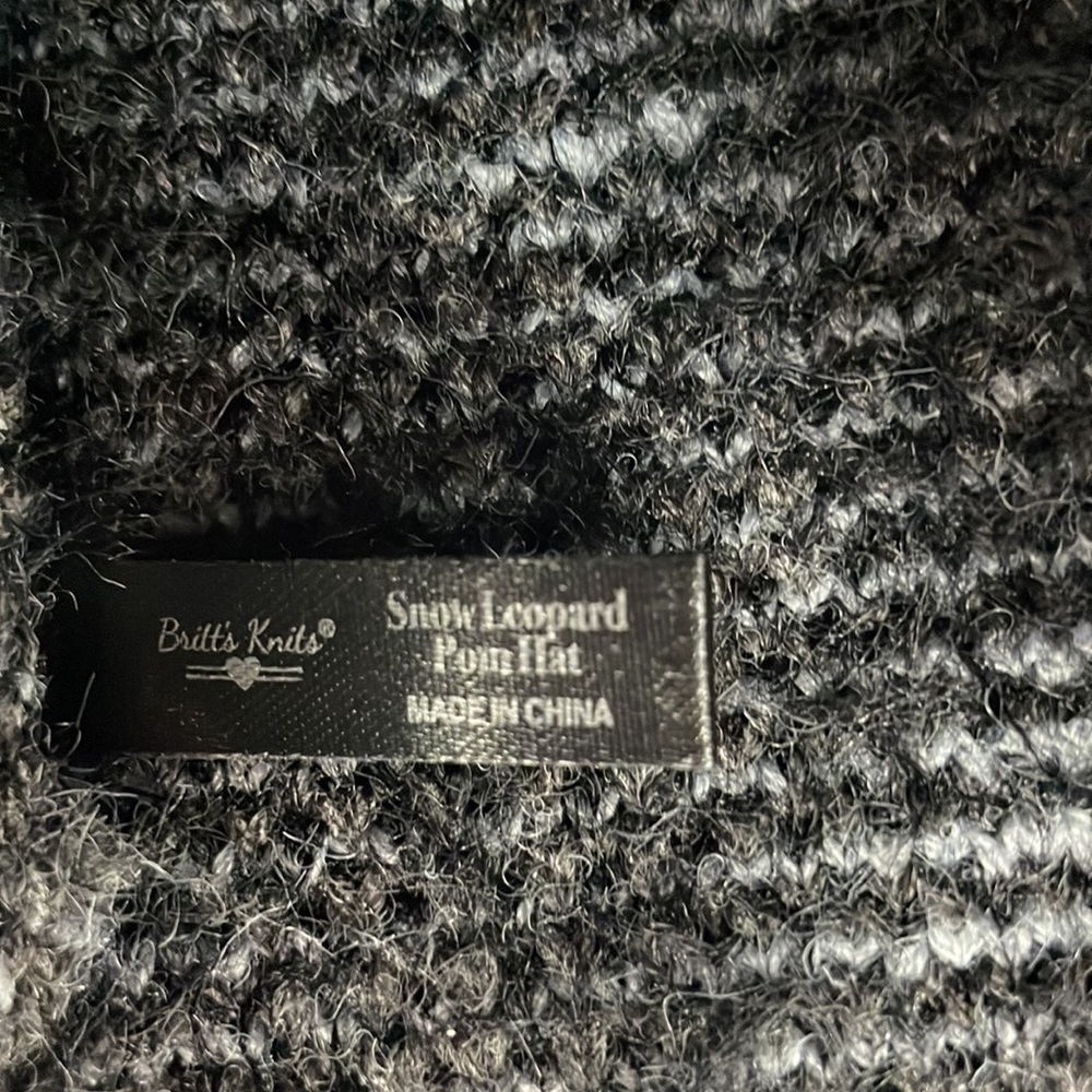 NWT Britt’s Knits Beanie Snow Leopard with Pom Dark Gray - Picture 6 of 6